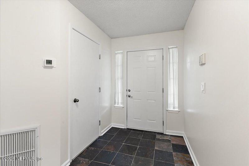 12143 Cancun Dr, Jacksonville, FL 32225