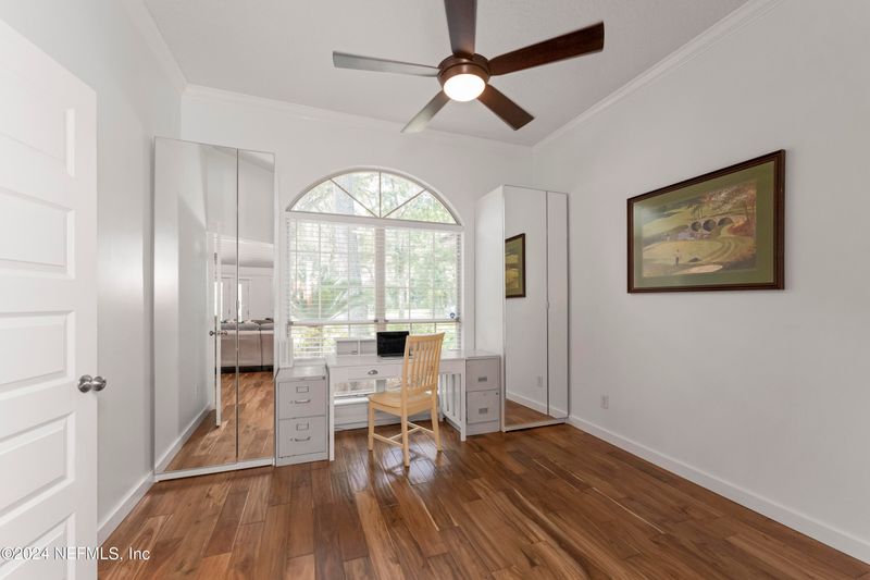 1215 Forest Oaks Dr, Neptune Beach, FL 32266