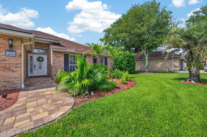 12156 Cedar Trace Dr N, Jacksonville, FL 32246