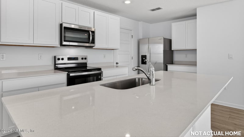 12196 Yew Tree Rd, Jacksonville, FL 32218