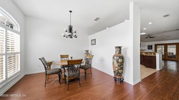 1230 Summit Oaks Dr E, Jacksonville, FL 32221