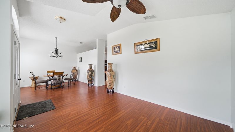 1230 Summit Oaks Dr E, Jacksonville, FL 32221