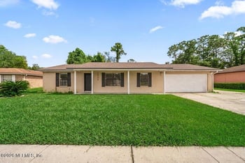 1235 Squirrel Ln N, Jacksonville, FL 32218