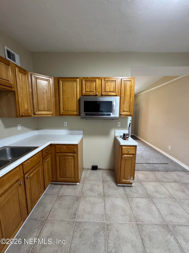 1240 S Briarcliff Rd S, Jacksonville, FL 32218