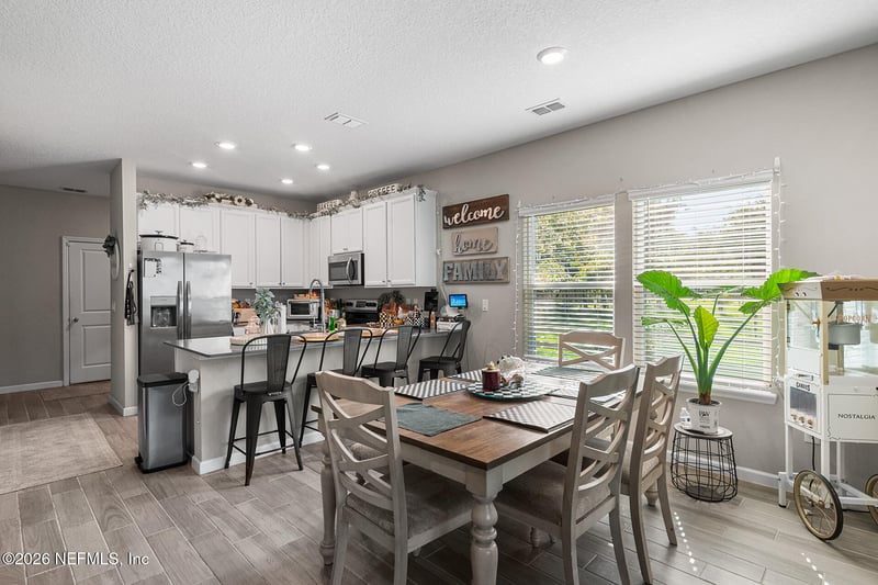 1241 Beach Dune Dr, Jacksonville, FL 32233