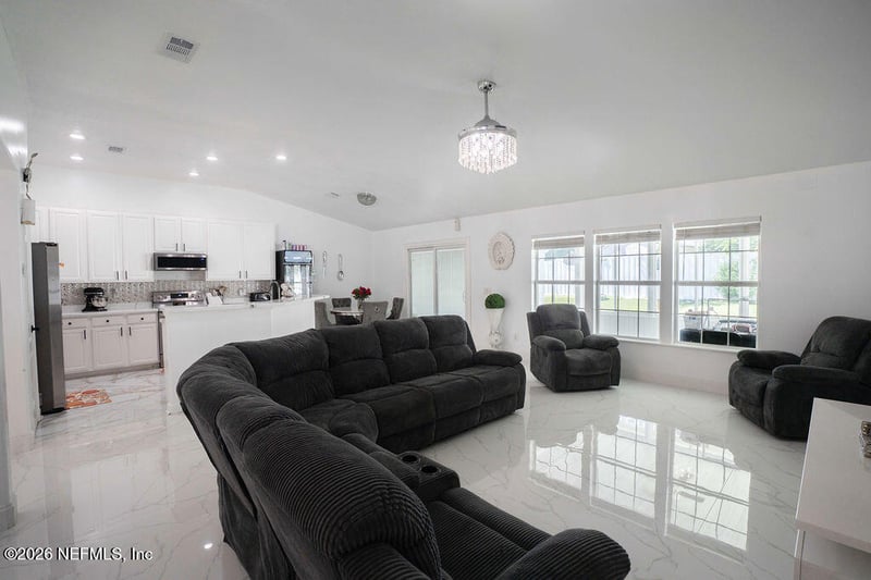 1246 Summit Oaks Dr W, Jacksonville, FL 32221