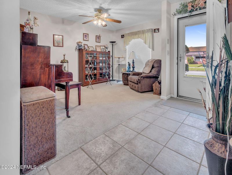 1259 Summit Oaks Dr E, Jacksonville, FL 32221