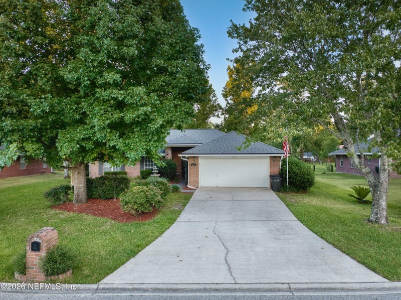 1277 Mcgirts Creek Dr E, Jacksonville, FL 32221