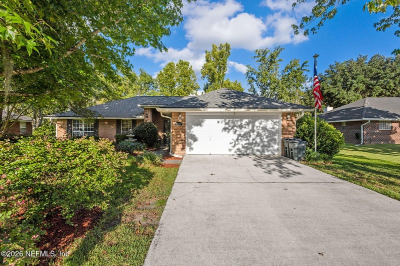 1277 Mcgirts Creek Dr E, Jacksonville, FL 32221