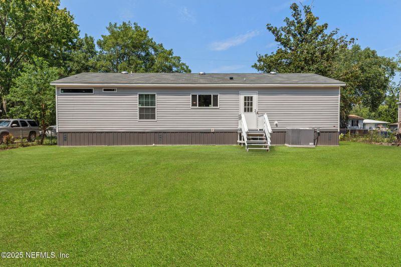 12835 Duval Lake Rd, Jacksonville, FL 32218