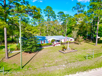 129 Crystal Lake Dr, Melrose, FL 32666