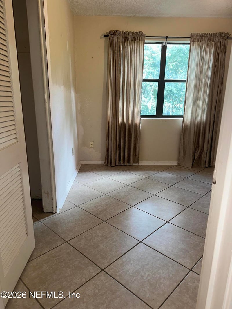 1290 Ovington Rd, Jacksonville, FL 32216