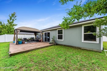 1294 Sarahs Landing Dr, Jacksonville, FL 32221