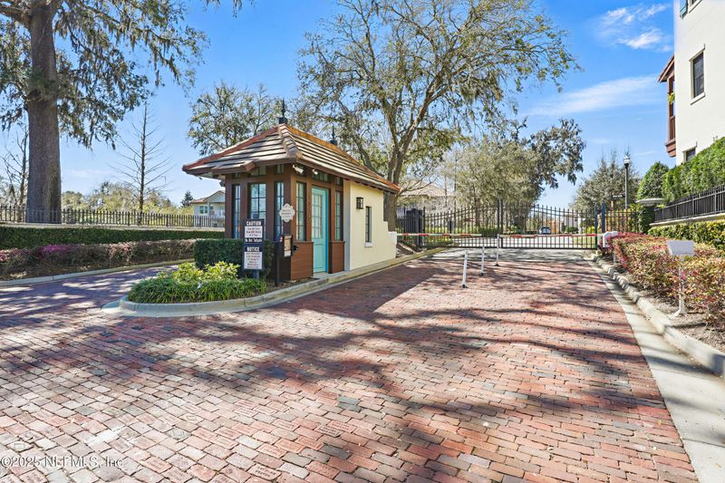 1296 Sunset View Ln, Jacksonville, FL 32207