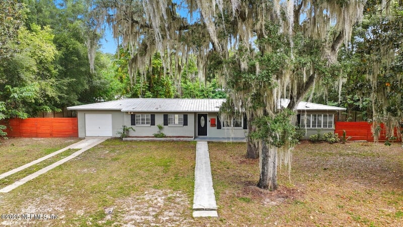 130 SW Peach St, Keystone Heights, FL 32656