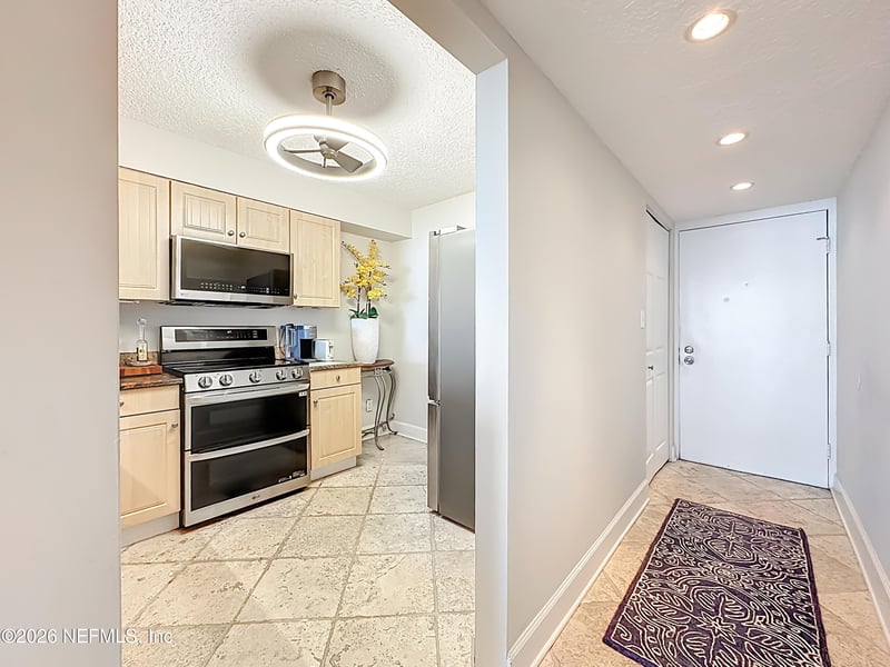 1301 1st St S #103, Jacksonville Beach, FL 32250