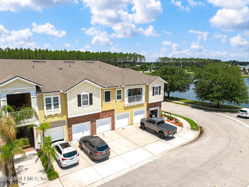 131 Burnett Ct #101, St Johns, FL 32259