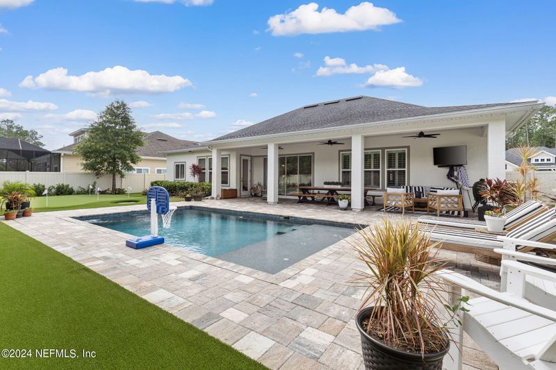 131 Manor Ln, St Johns, FL 32259