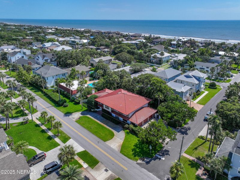 1313 E Coast Dr, Atlantic Beach, FL 32233