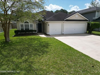 1316 E Chinaberry Ct, St Johns, FL 32259
