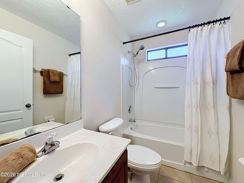 13180 Tom Morris Dr, Jacksonville, FL 32224