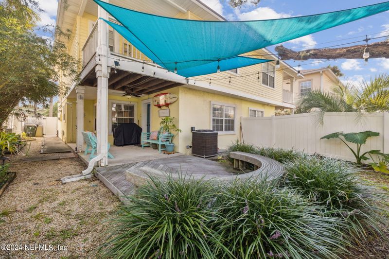 132 E East Coast Dr, Atlantic Beach, FL 32233