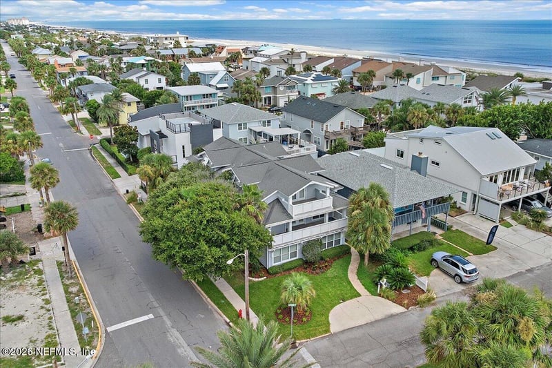 132 Hopkins St, Neptune Beach, FL 32266