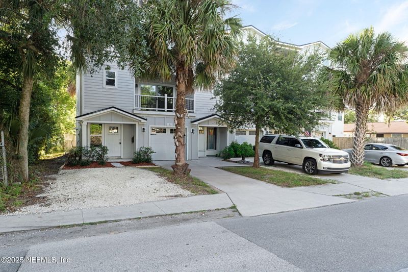 132 S 10th St, Jacksonville Beach, FL 32250
