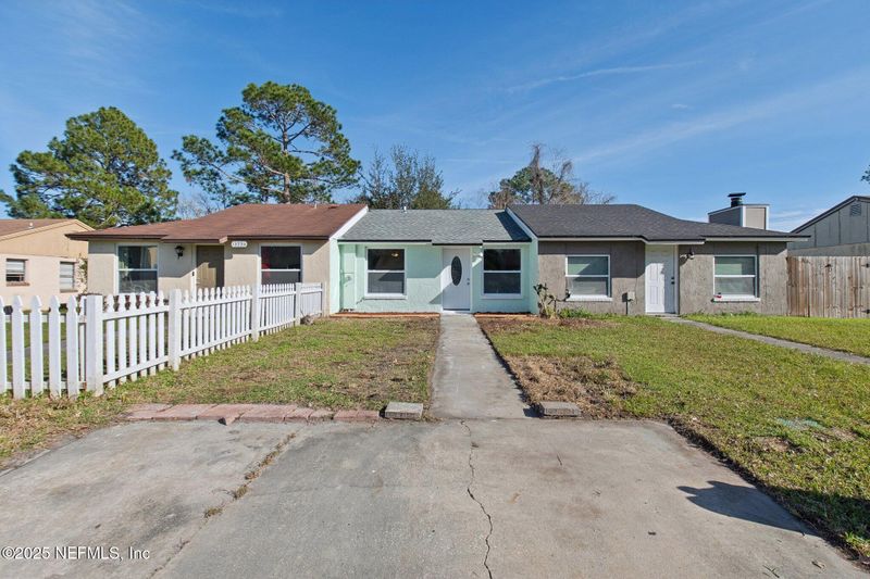 1323 Solar Cir #B, Orange Park, FL 32065