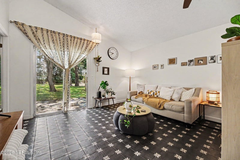 1324 Independence Dr #B, Orange Park, FL 32065