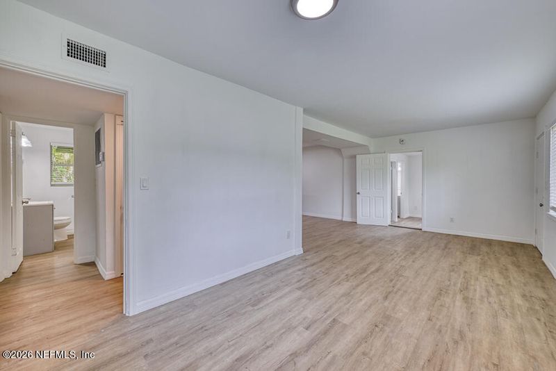 1339 Ellis Rd, Jacksonville, FL 32205
