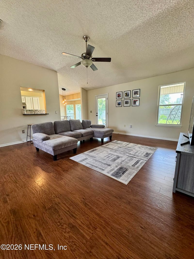 1341 Lindsey Crossing Dr, Jacksonville, FL 32218