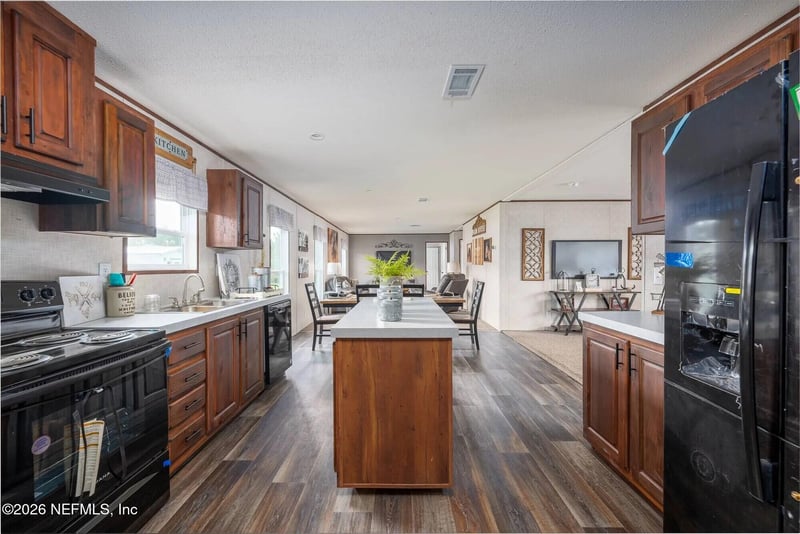 1341 NW 236th St, Lawtey, FL 32058