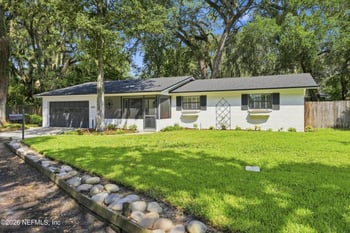 1347 Redbud Ln, Jacksonville, FL 32207