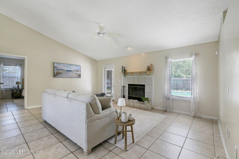 13474 Las Brisas Way N, Jacksonville, FL 32224