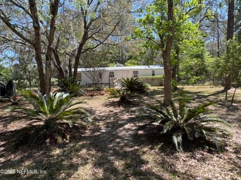 135 - 137 Country Living Ln, Melrose, FL 32666