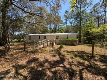 135 - 137 Country Living Ln, Melrose, FL 32666