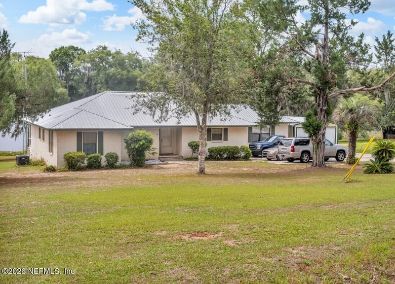 135 Ashley Lake Dr, Melrose, FL 32666