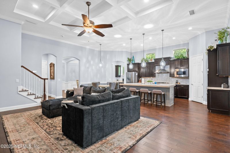 135 Tate Ln, St Johns, FL 32259