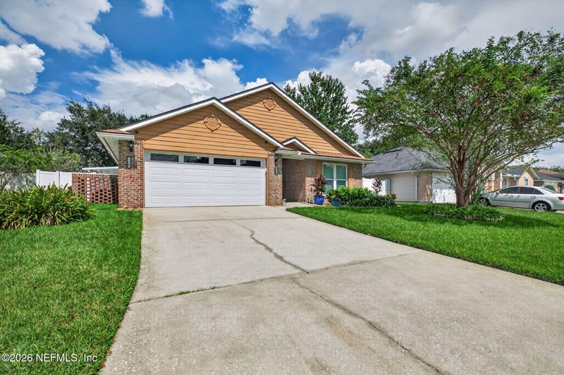 1350 Summit Oaks Dr W, Jacksonville, FL 32221