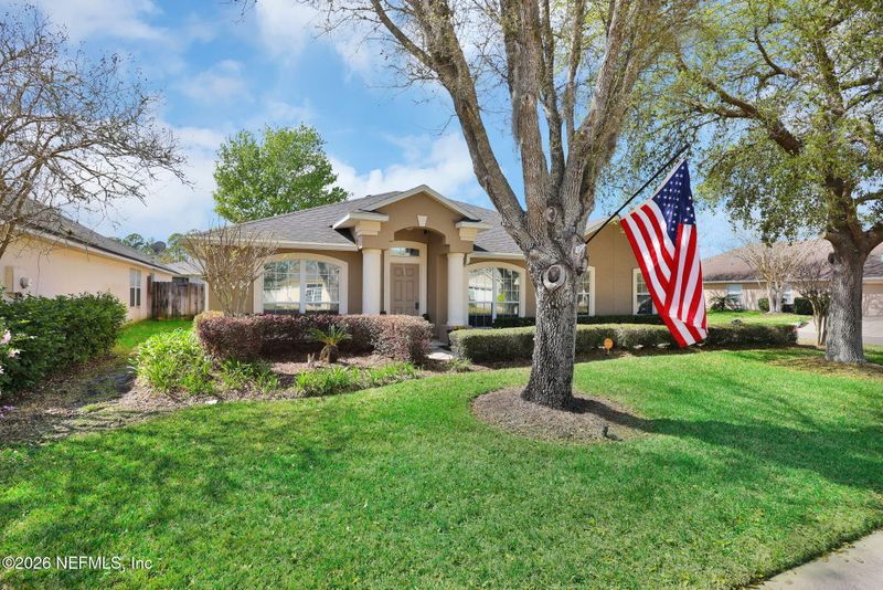 13696 Devan Lee Dr E, Jacksonville, FL 32226