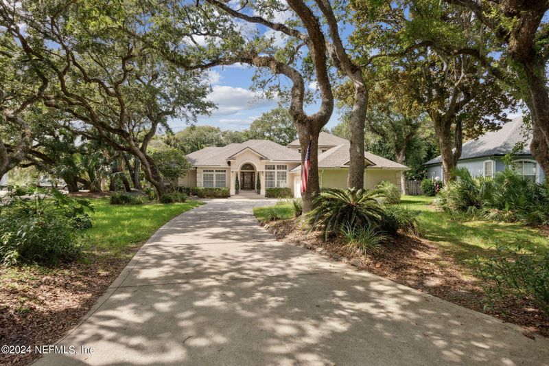 137 Broken Pottery Dr, Ponte Vedra Beach, FL 32082