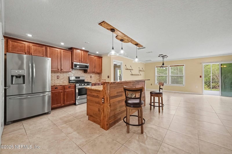 137 Lakeside Ct, Bunnell, FL 32110