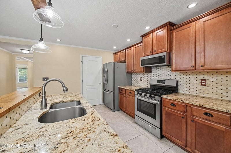 137 Lakeside Ct, Bunnell, FL 32110