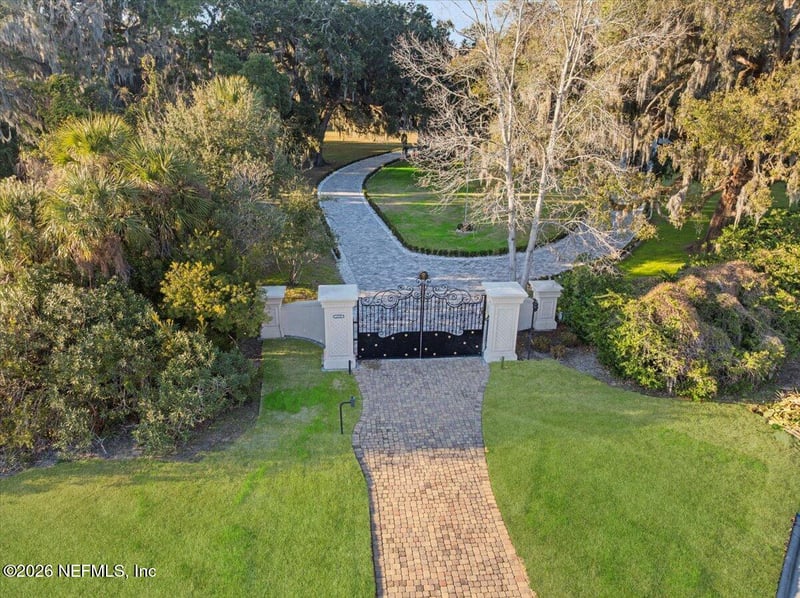 1370 Moss Creek Dr, Jacksonville, FL 32225