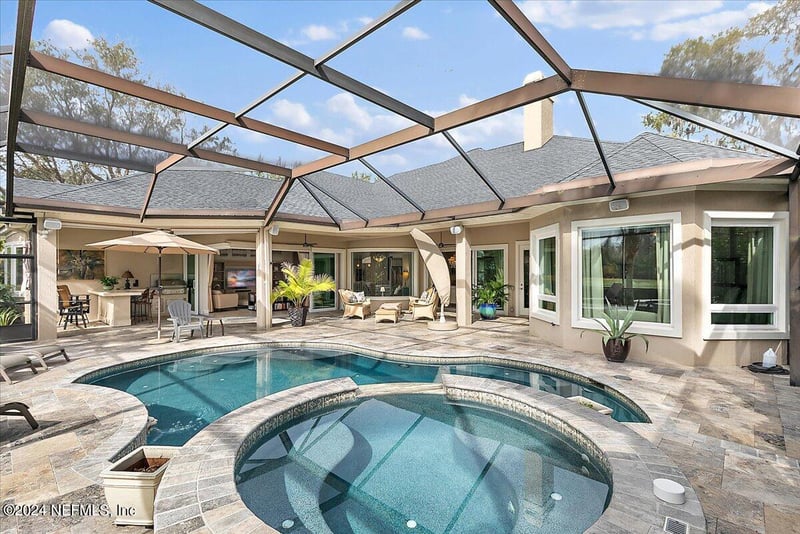 13702 Saxon Lake Dr, Jacksonville, FL 32225