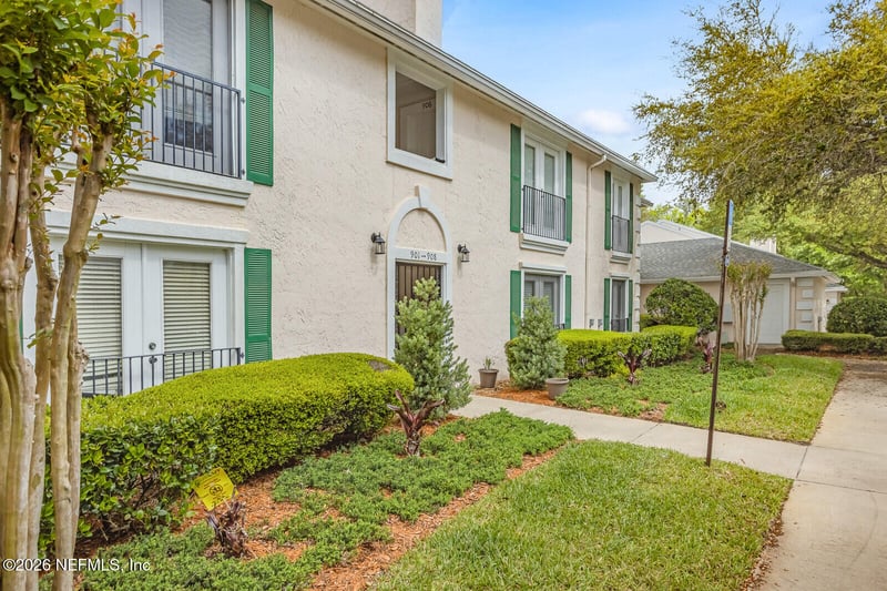 13715 Richmond Park Dr #903, Jacksonville, FL 32224