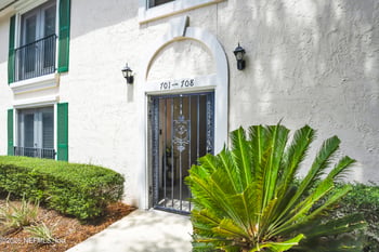 13715 Richmond Park Dr N #702, Jacksonville, FL 32224