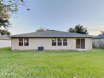 1378 Summit Oaks Dr W, Jacksonville, FL 32221
