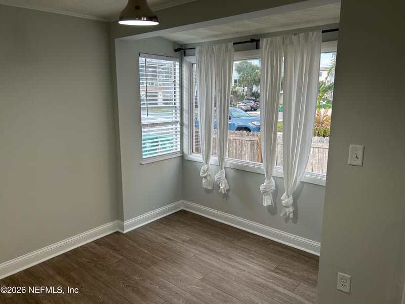 138 12th Ave S, Jacksonville Beach, FL 32250